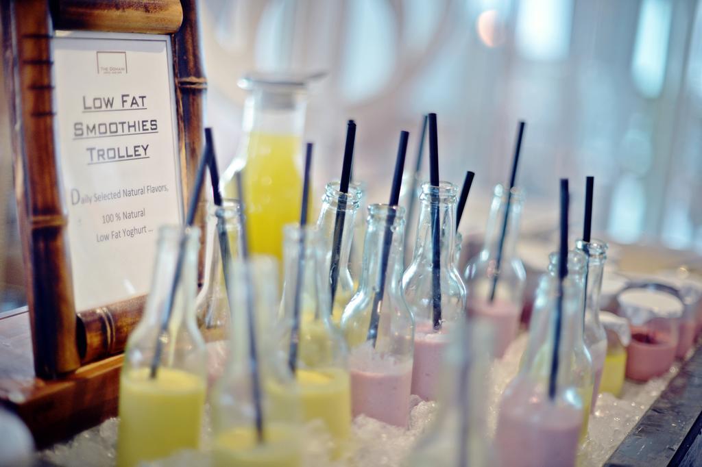 The Domain Bahrain Hotel And Spa - Adults Friendly 16 Years Plus Manáma Exteriér fotografie Smoothies at a buffet